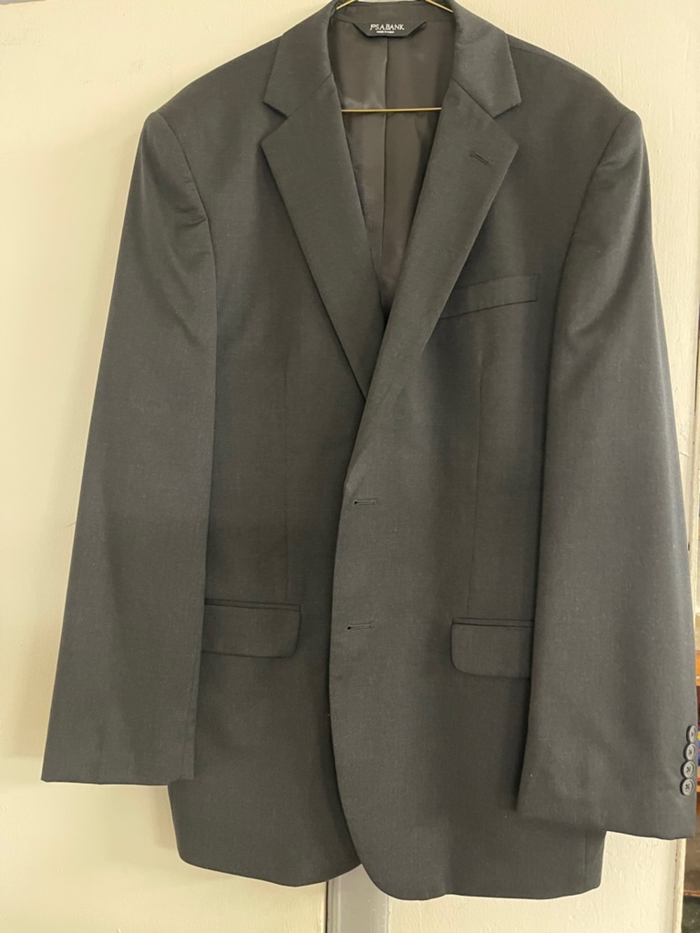 JOS A BANK …Men's Dark Gray Single-Breast 2pc Suit size 42 L – 36 waist